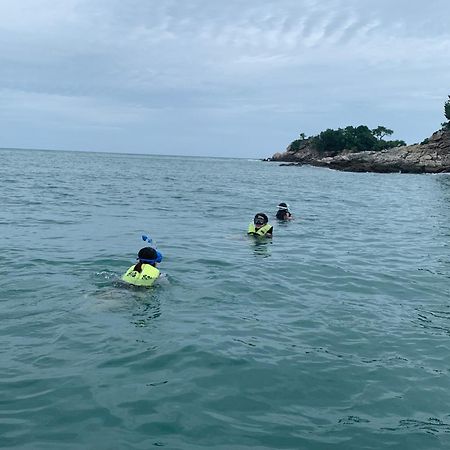 Hotel ลุงดำฮัทบีช Koh Samet Exterior foto