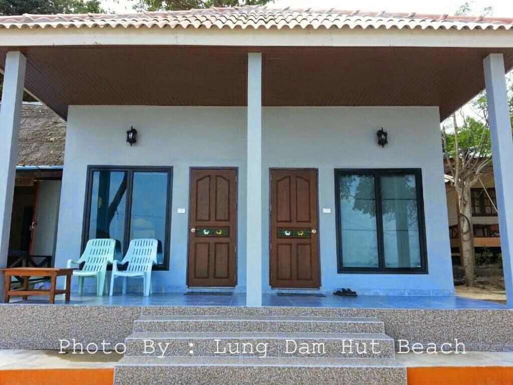Hotel ลุงดำฮัทบีช Koh Samet Exterior foto