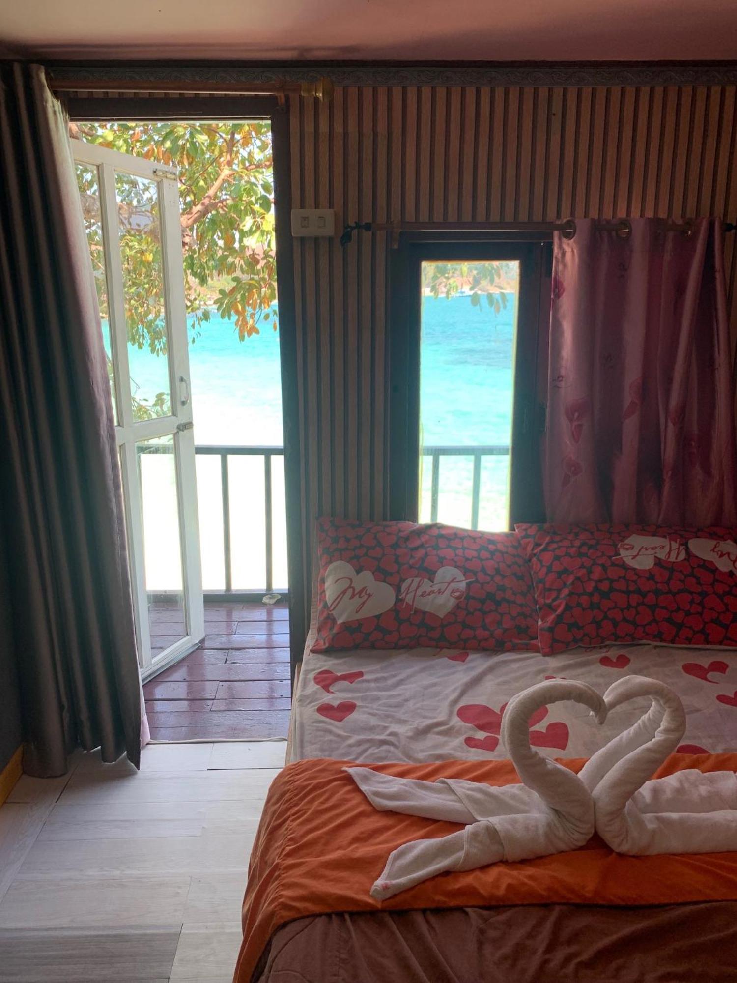 Hotel ลุงดำฮัทบีช Koh Samet Exterior foto